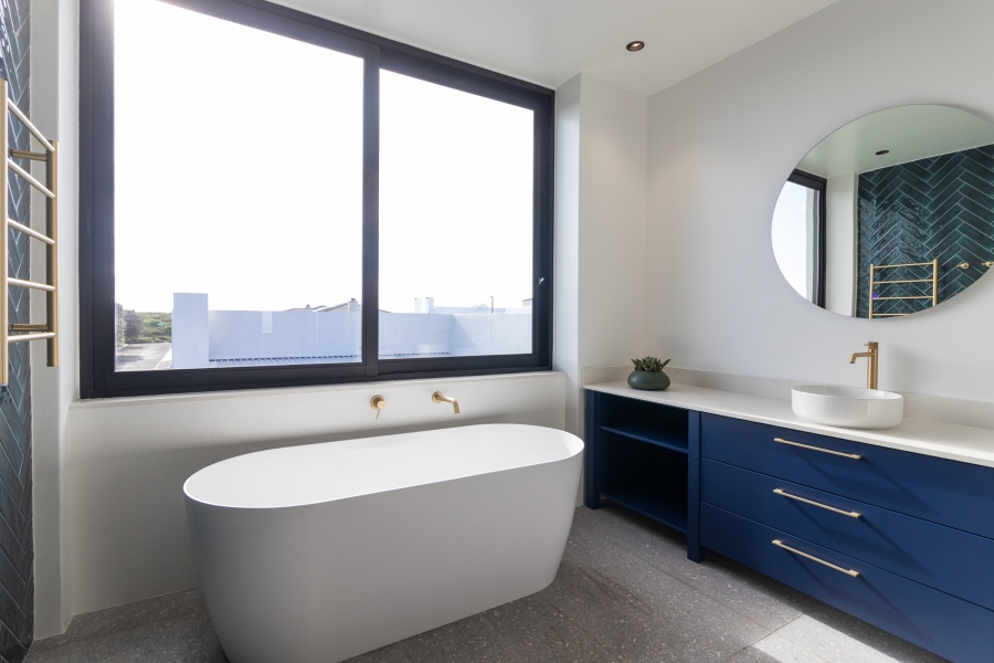 6 Bedroom Property for Sale in Yzerfontein Western Cape